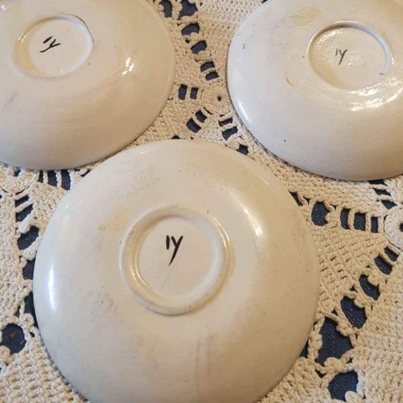 Vintage Pennsylvania Dutch Folk Art Saucer Plates Set Of 3 - Picture 4 of 7
